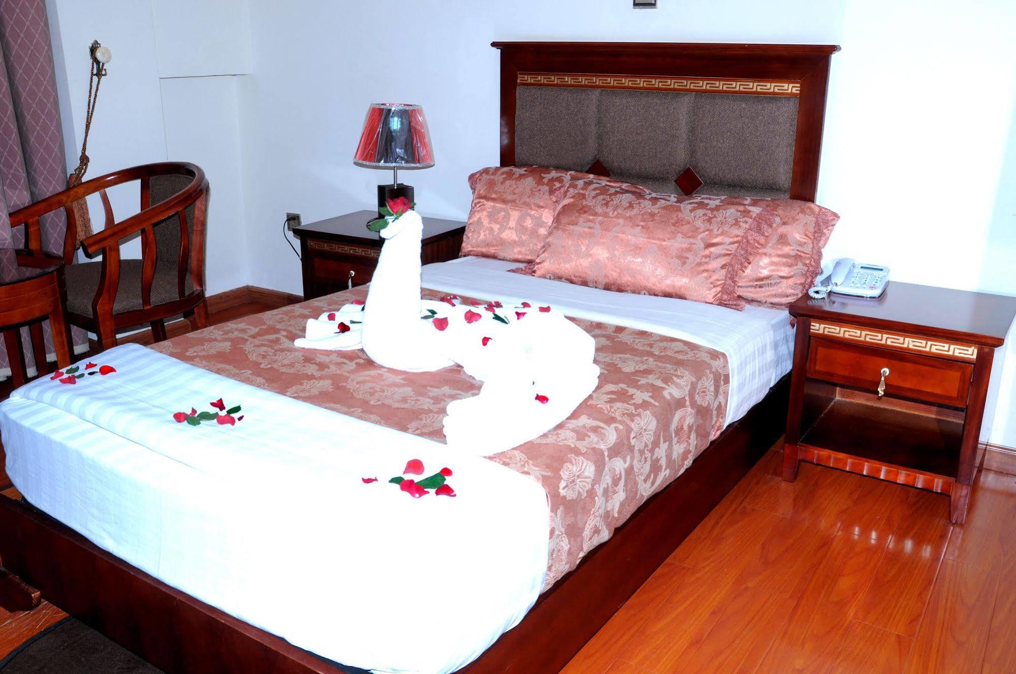 Addis Amba Hotel Багір-Дар Екстер'єр фото